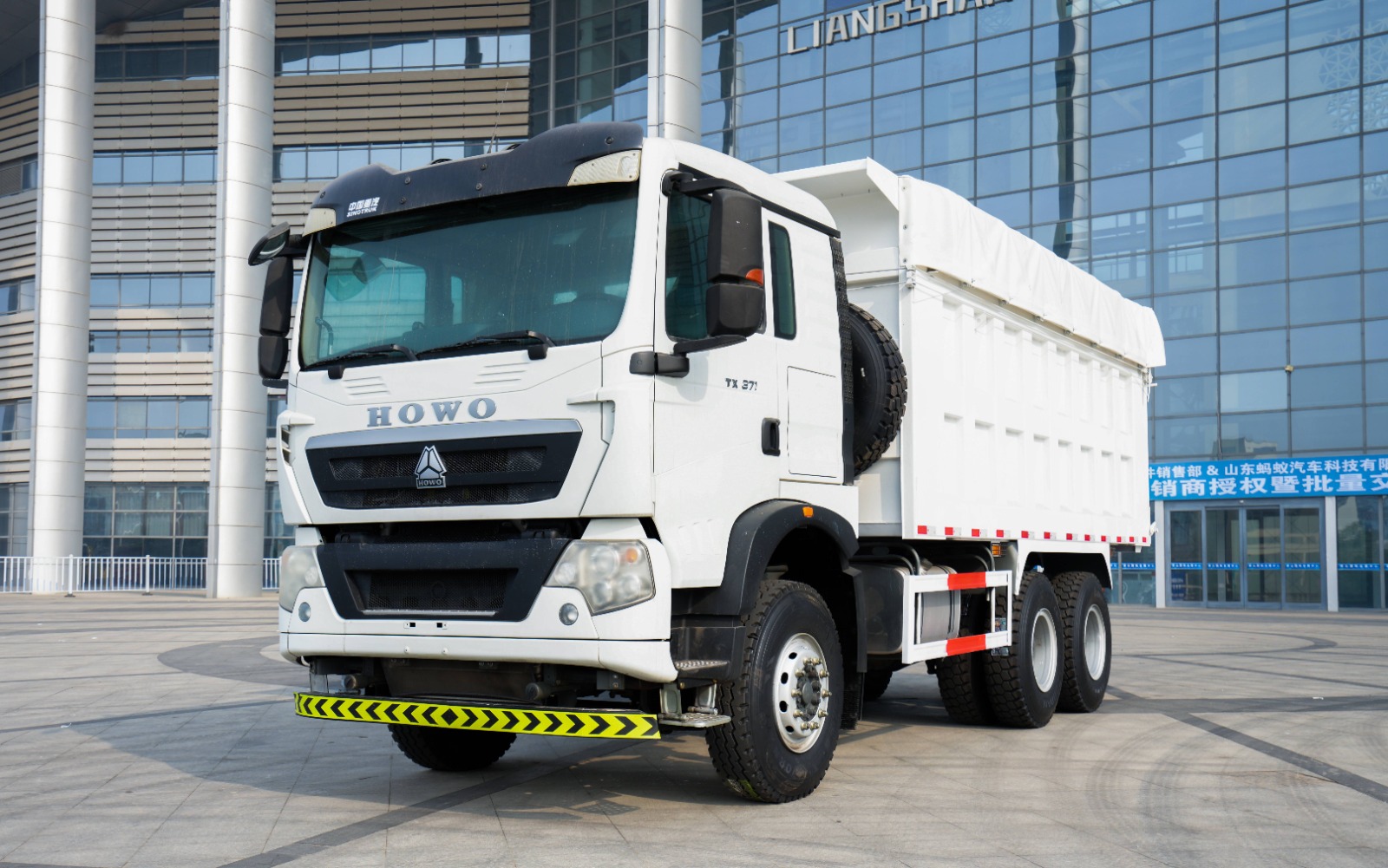 SEE-MORE Logistics Heavy-Duty Tipper